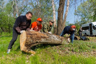 Оренбург встретит Первомай чистотой и порядком